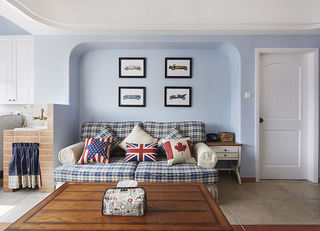 清新蓝色地中海风格客厅沙发背景墙装饰效果图