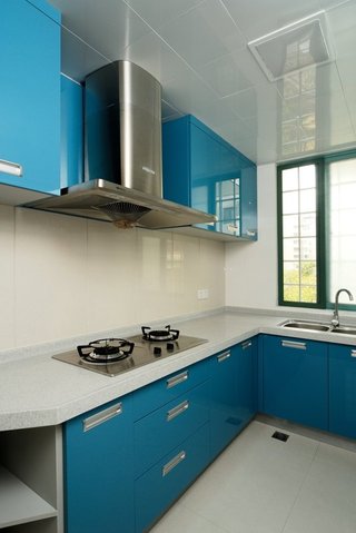 现代风厨房蓝色橱柜设计