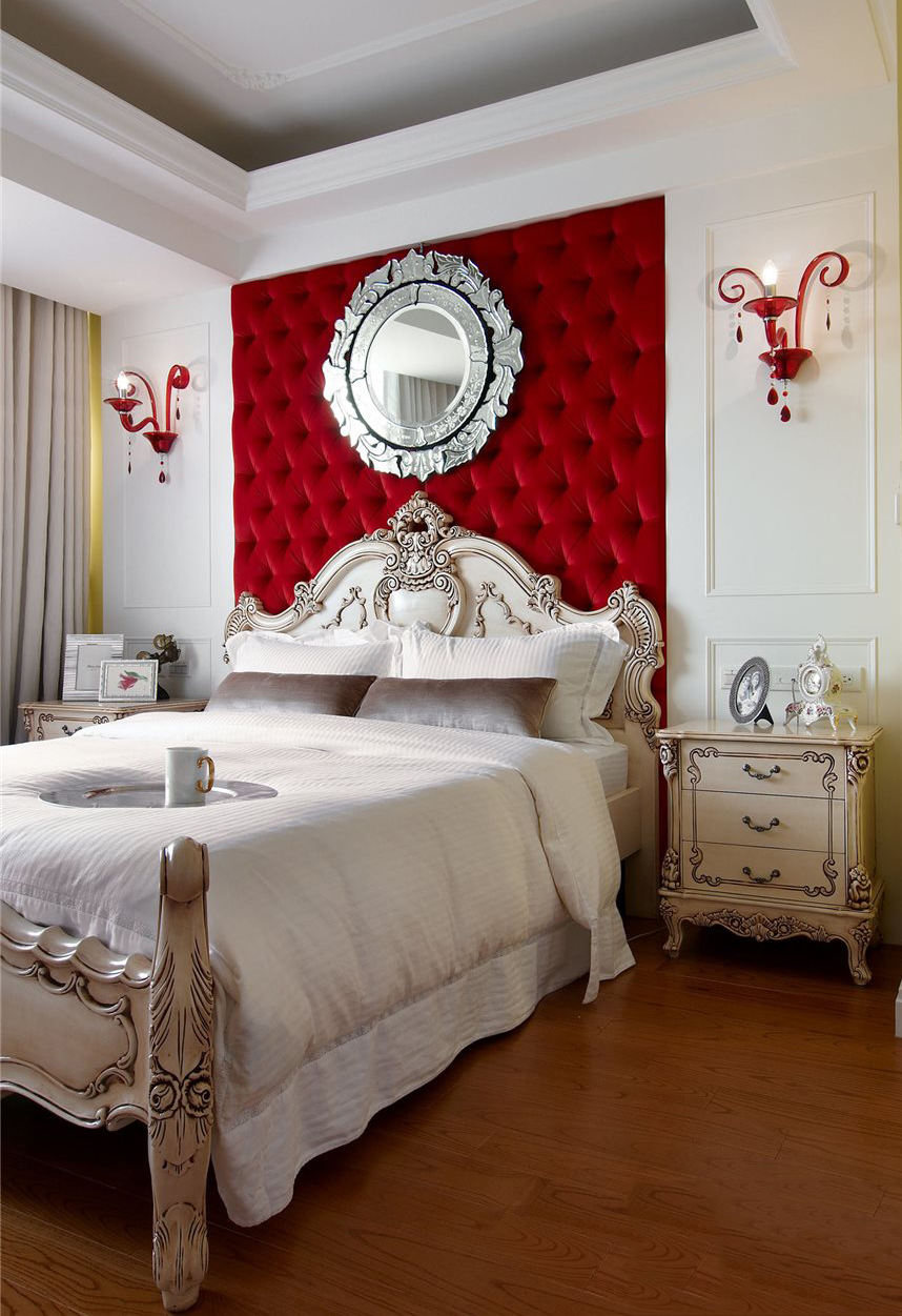 欧式设计风格卧室床头红色软包背景墙装饰图