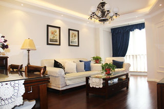 复古美式客厅沙发照片墙设计