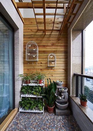 家居阳台 现代简约自然风情装饰图
