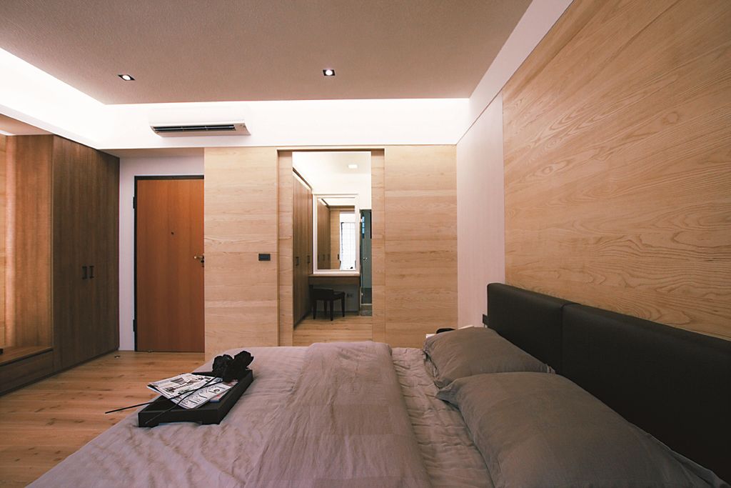 现代家居卧室原木隔断设计