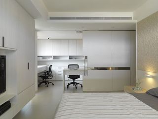 纯白现代简约公寓卧室衣柜隔断设计