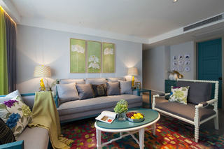 清新简约美式客厅 沙发照片墙设计