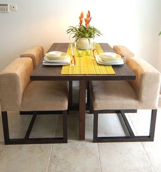 家庭时尚温馨现代餐厅餐桌椅装饰图