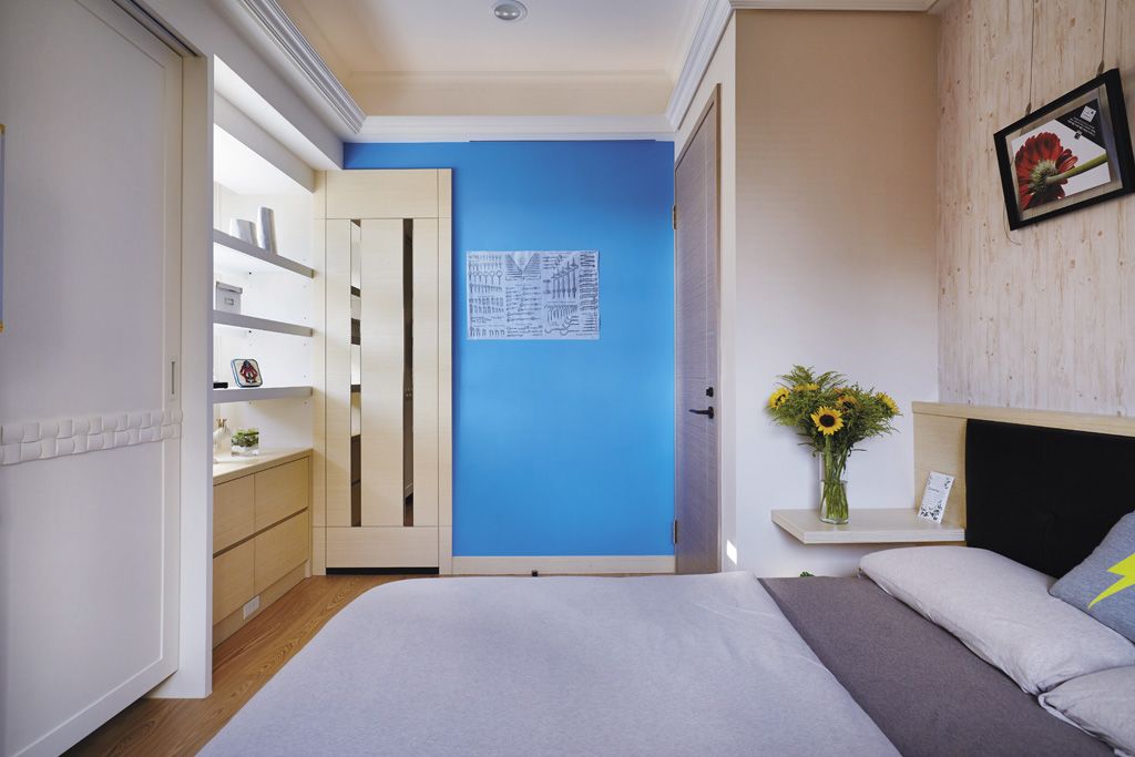 日式现代装修 卧室蓝色背景墙设计