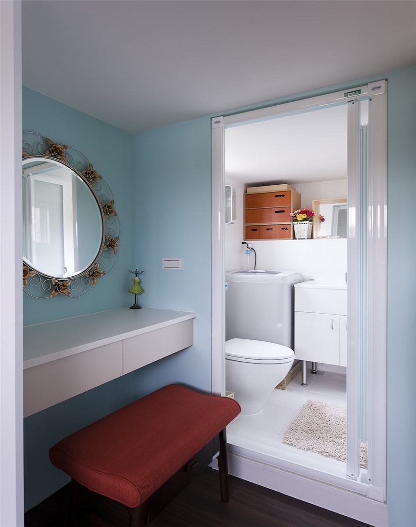 宜家风格公寓卫生间蓝色设计装修图片