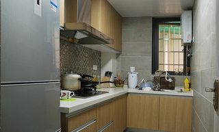 简美式小厨房实木橱柜设计