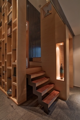 实木简中式风格别墅楼梯装修效果图