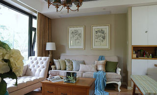 清新简美式客厅 沙发照片墙设计