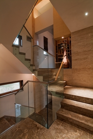 现代大理石别墅楼梯玻璃护栏装饰效果图