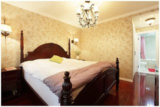 温馨美式新古典卧室布置