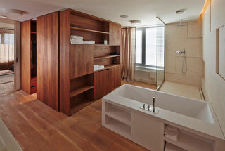 现代家装浴室实木收纳柜设计