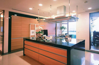 温馨浪漫现代室内厨房吧台装潢设计