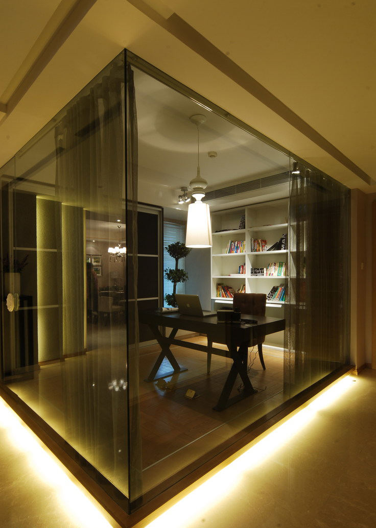 个性时尚现代书房透明黑玻璃隔断设计