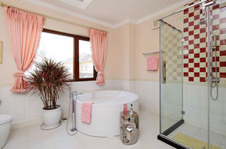 甜美粉色复古北欧装修卫生间窗帘设计