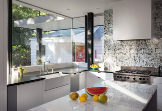 时尚现代家居厨房采光窗设计