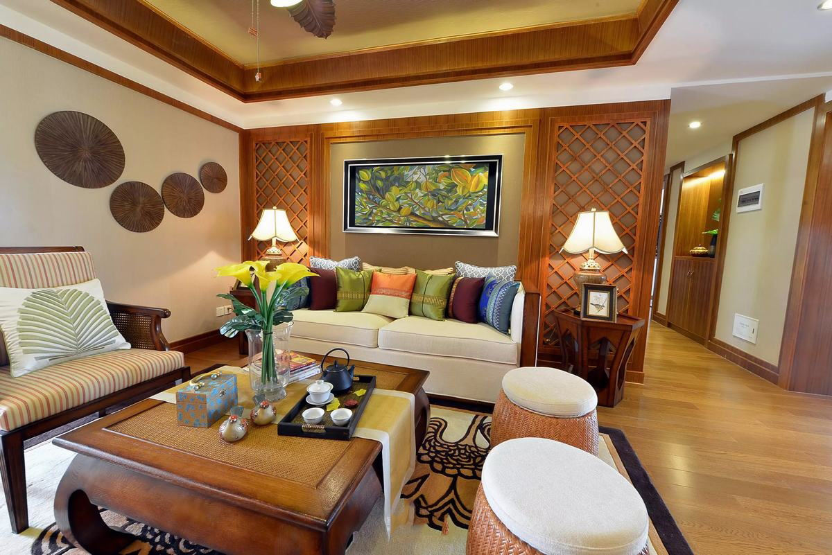 复古东南亚风情客厅沙发背景墙效果图