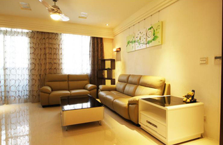 温馨日式客厅沙发背景墙设计