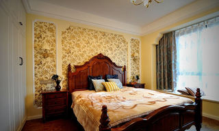 美式新古典混搭卧室花色背景墙设计