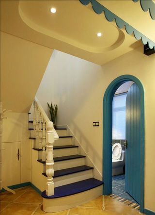 清新浪漫蓝白色地中海复式家居楼梯设计