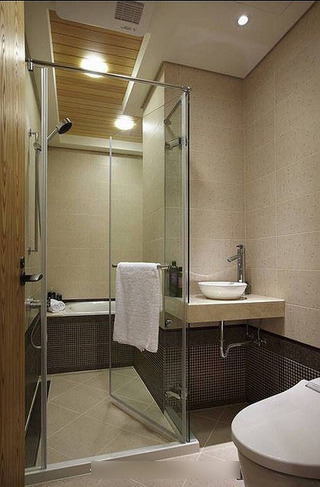 舒适简约日式卫生间干湿隔断设计