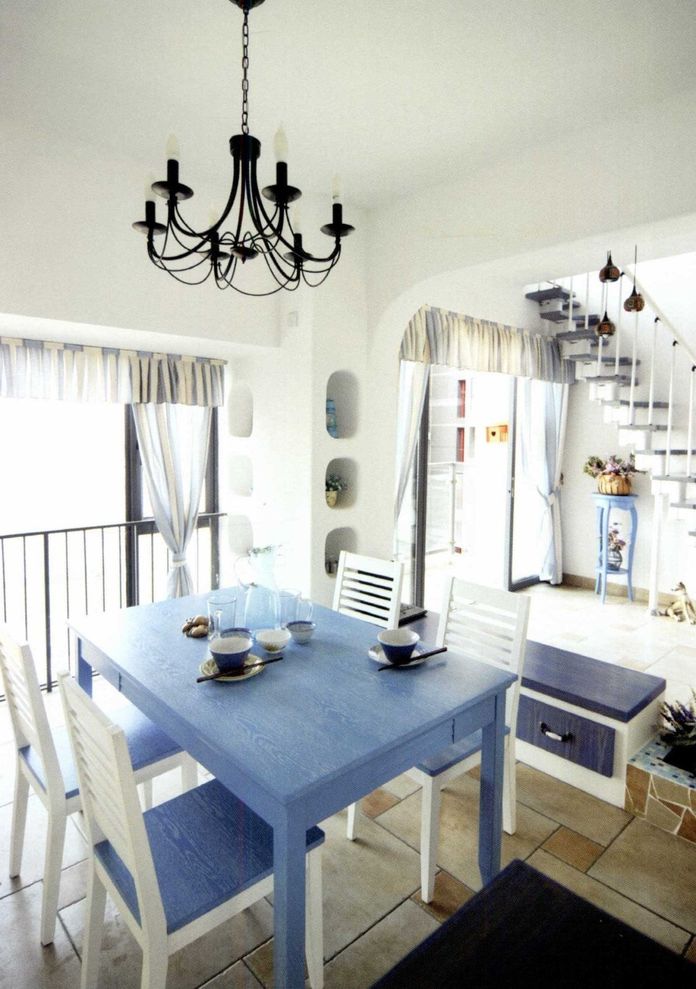 清爽地中海风格餐厅蓝白餐桌椅装饰效果图