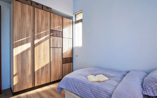 清新蓝调日式宜家风小卧室实木衣柜设计