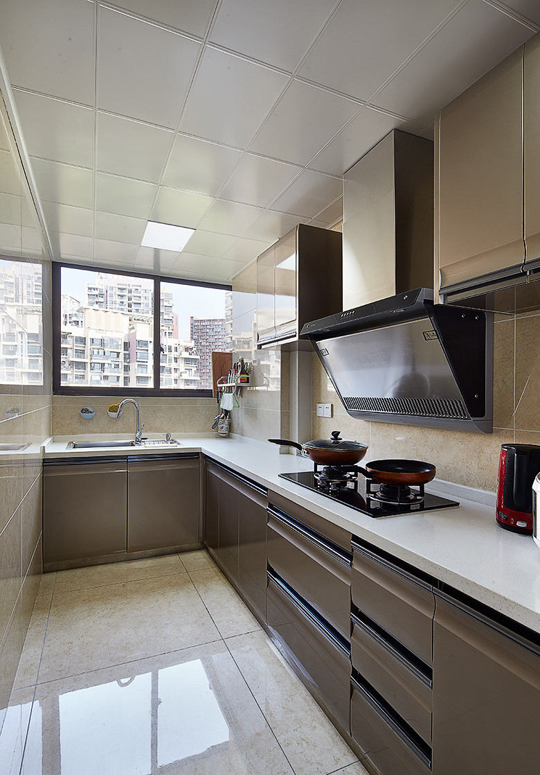 时尚现代风厨房L型不锈钢橱柜设计