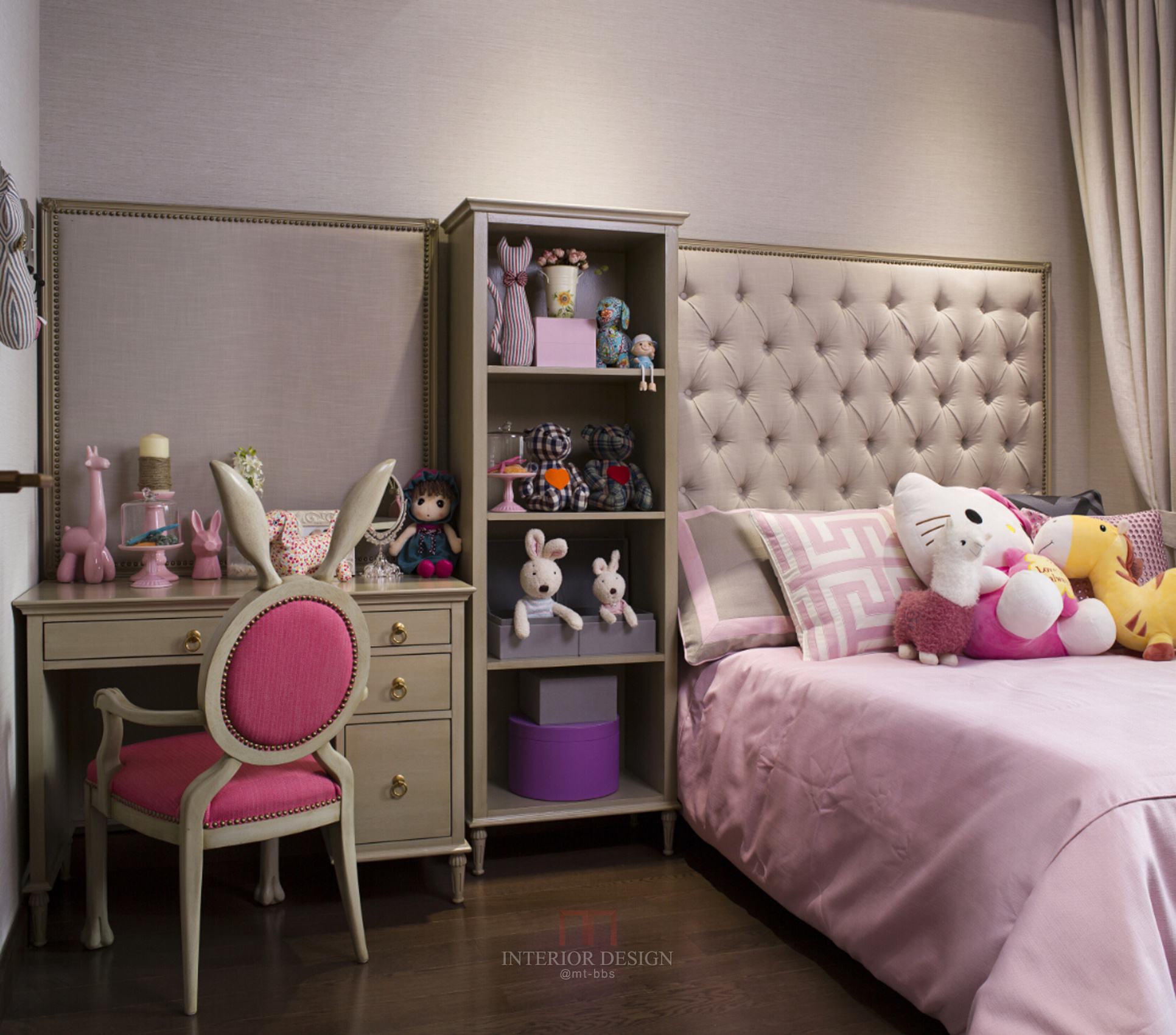 甜美粉色美式儿童房床头背景墙装饰