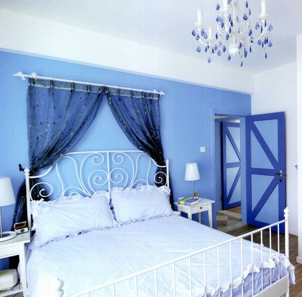 夏日蓝白清凉地中海卧室装修美图欣赏
