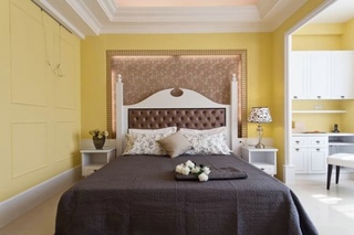 混搭风卧室黄色背景墙设计