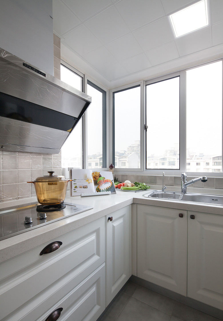 简美式厨房家居白色橱柜设计