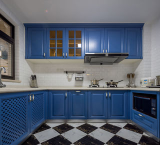 个性复古美式厨房 宝蓝色橱柜设计