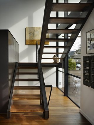 个性另类现代工业风黑色铁艺楼梯设计