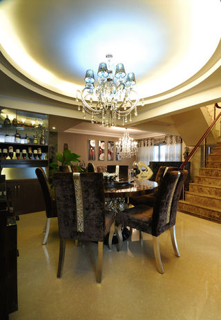 奢华浪漫欧式餐厅圆形大吊顶装潢设计