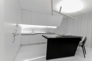 前卫黑白混搭后现代公寓厨房吧台设计