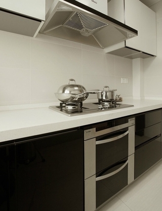 素色调现代厨房橱柜设计