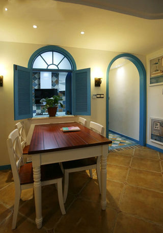 复古地中海家装餐厅室内蓝色窗户设计