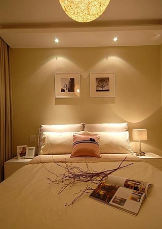 温暖暖色调宜家卧室背景墙设计效果图