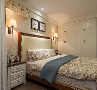 优雅复古美式卧室床头背景墙设计