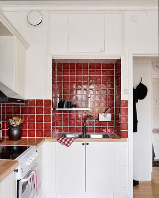 北欧小户型厨房红色墙砖装饰效果图