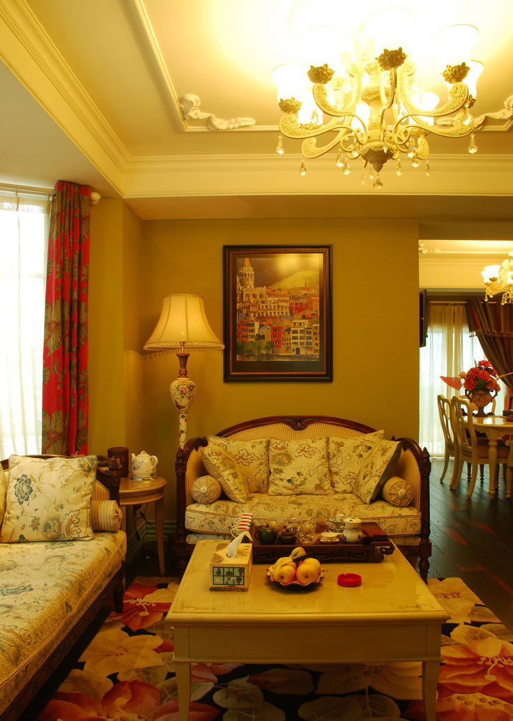 温馨精致古典美式客厅沙发背景墙装饰