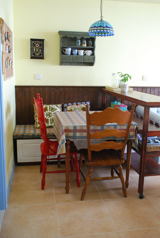 复古咖系地中海卡座餐厅装修