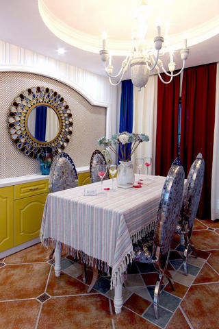 精美地中海风情餐厅背景墙镜面摆设效果图