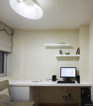 白色简约宜家办公区书桌设计效果图