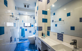 清新蓝白调美式设计卫生间墙面装饰
