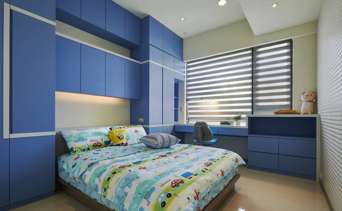 现代简约儿童房蓝色组合柜设计