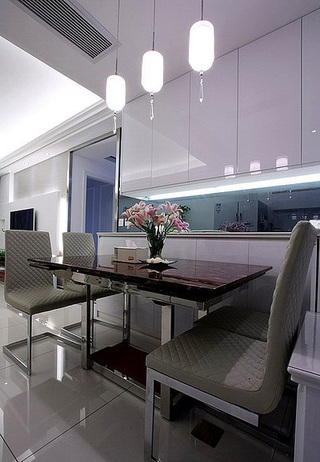 现代简约装饰风格餐厅四人桌椅布置效果图