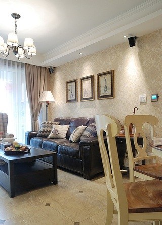 优雅复古美式客厅沙发背景照片墙装饰